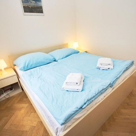 פראג Residence Kostnicke Square מראה חיצוני תמונה