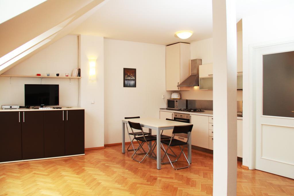 פראג Residence Kostnicke Square מראה חיצוני תמונה