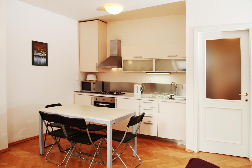 פראג Residence Kostnicke Square מראה חיצוני תמונה