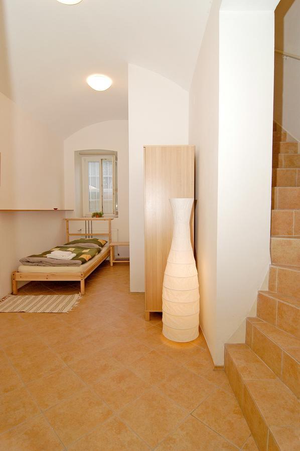 פראג Residence Kostnicke Square מראה חיצוני תמונה