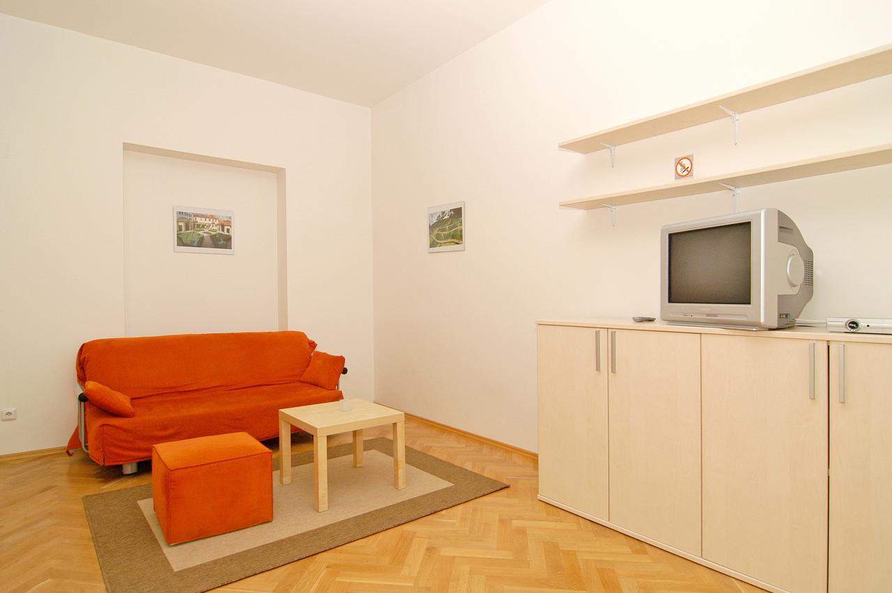 פראג Residence Kostnicke Square מראה חיצוני תמונה