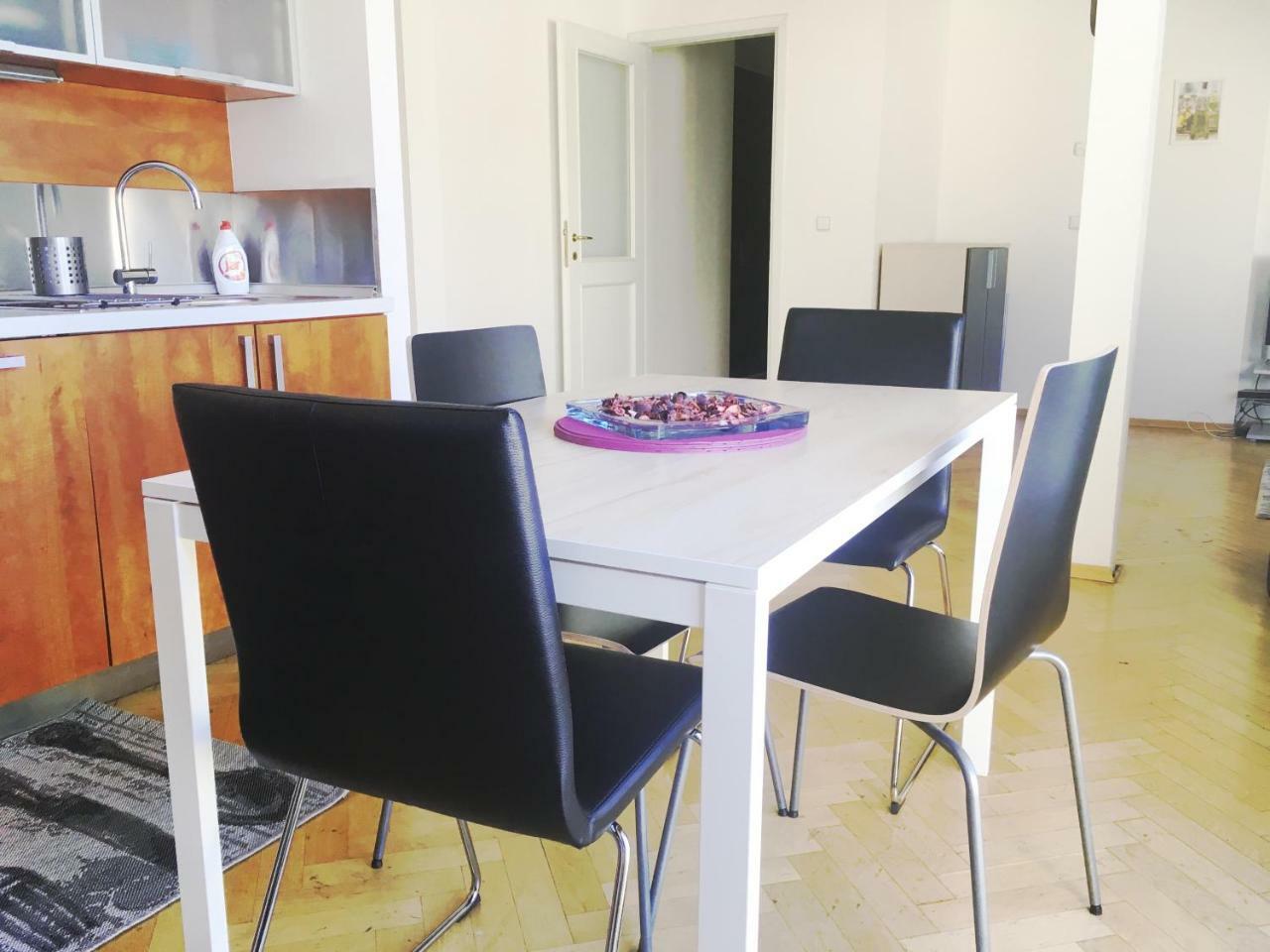 פראג Residence Kostnicke Square מראה חיצוני תמונה