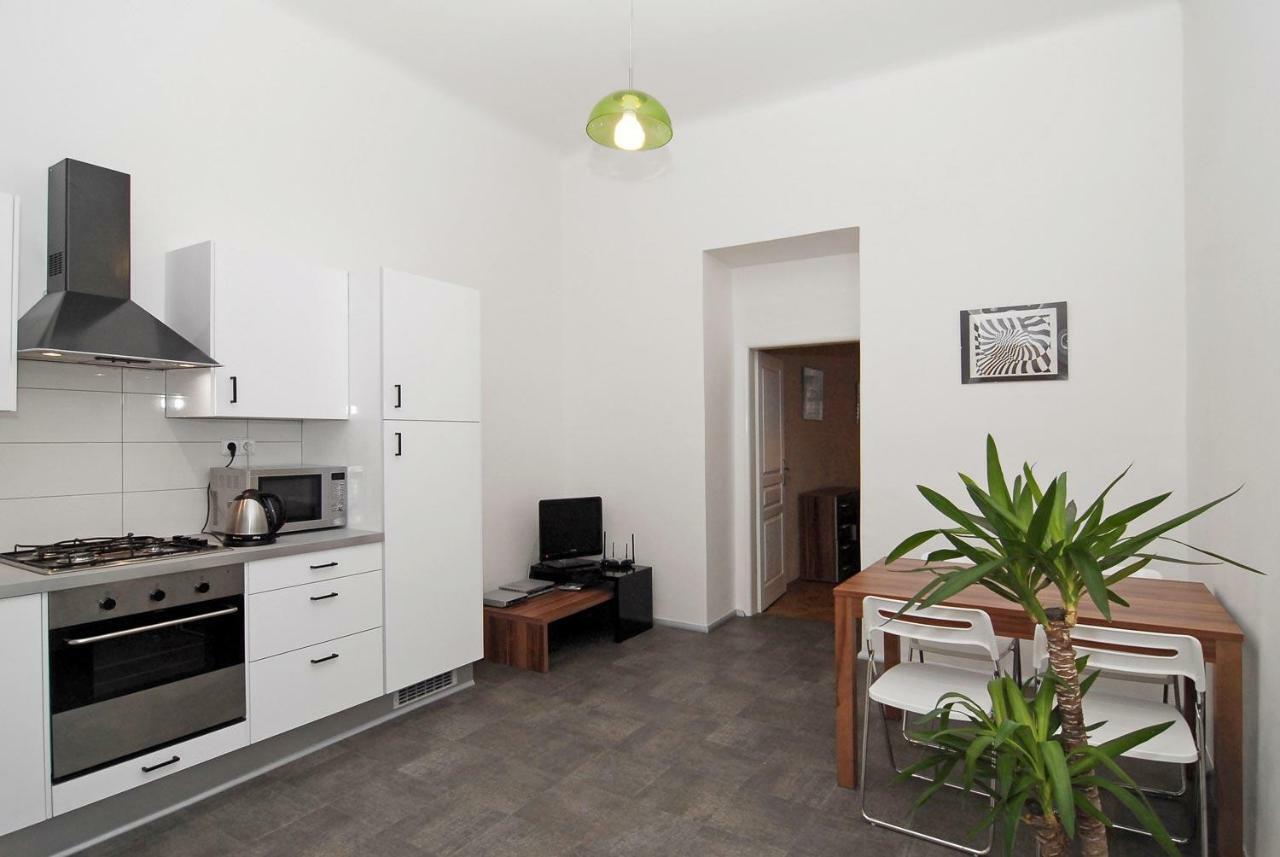 פראג Residence Kostnicke Square מראה חיצוני תמונה
