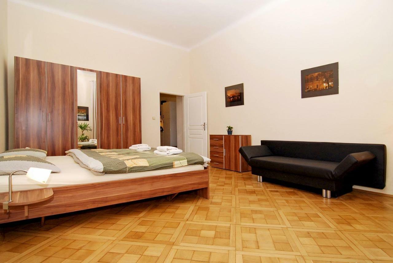 פראג Residence Kostnicke Square מראה חיצוני תמונה